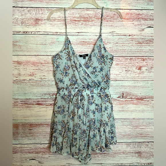 NWOT Trixxi Romper light blue floral unique original - Picture 7 of 7